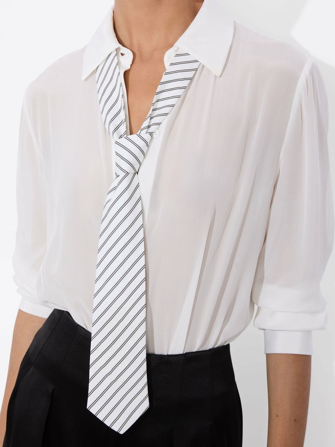 Willa Tie In Off White/black - Alice + Olivia Women