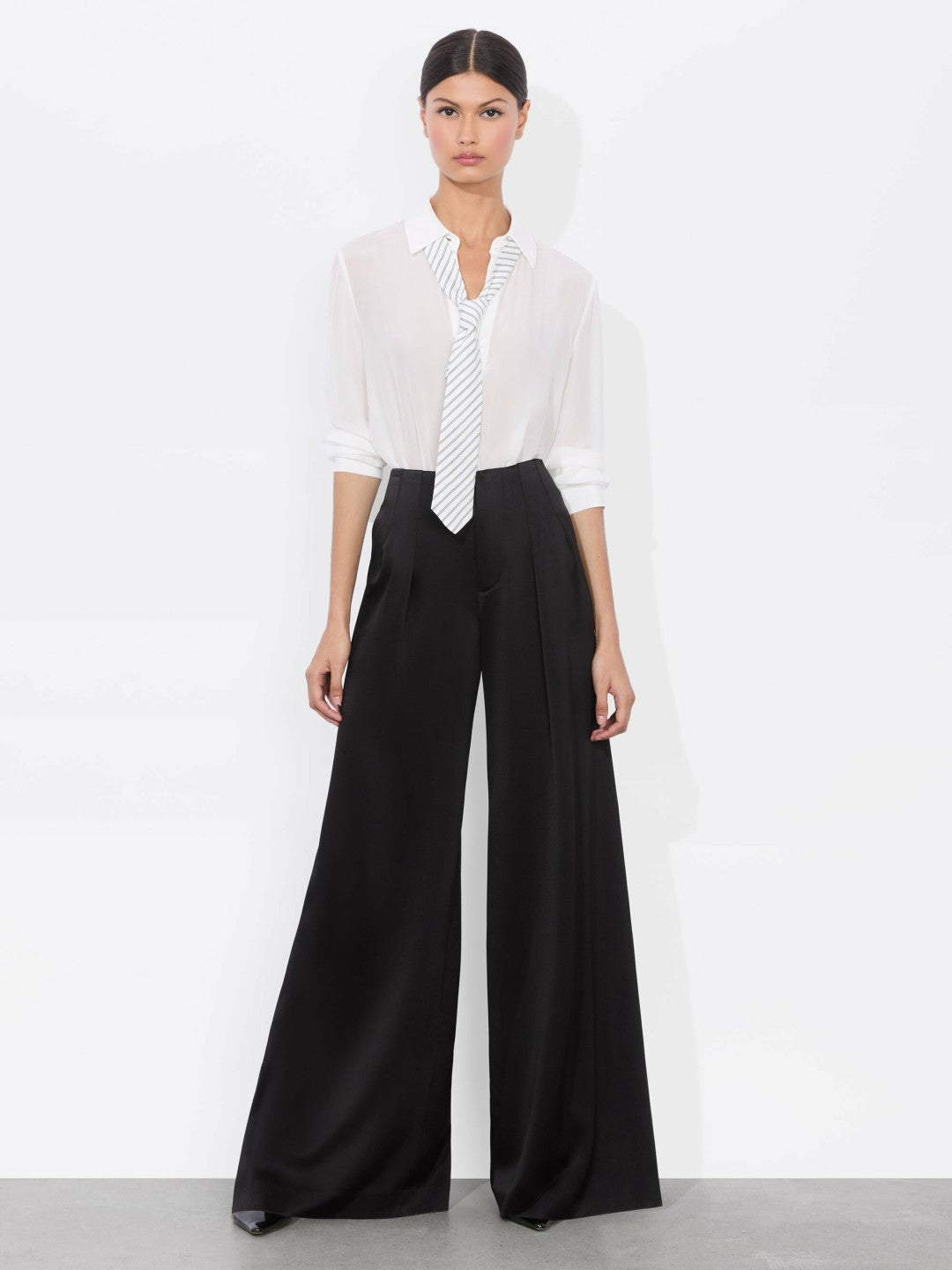 Willa Tie In Off White/black - Alice + Olivia Women