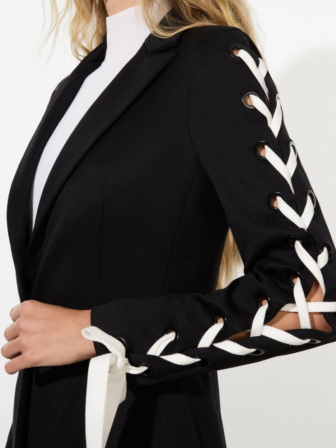 Breann Lace Up Blazer In Black - Alice + Olivia Women