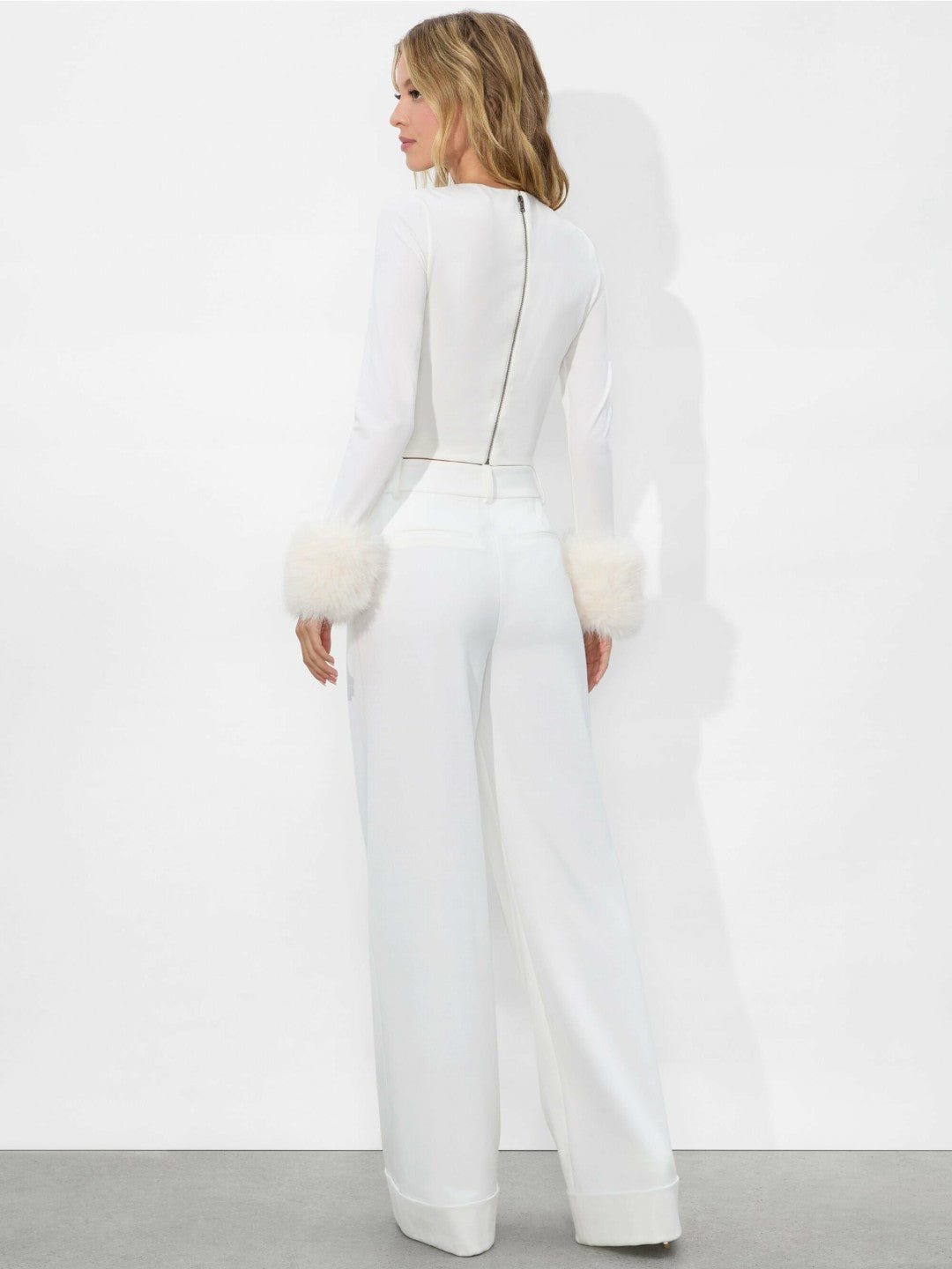 Delaina Top In Off White - Alice + Olivia Women
