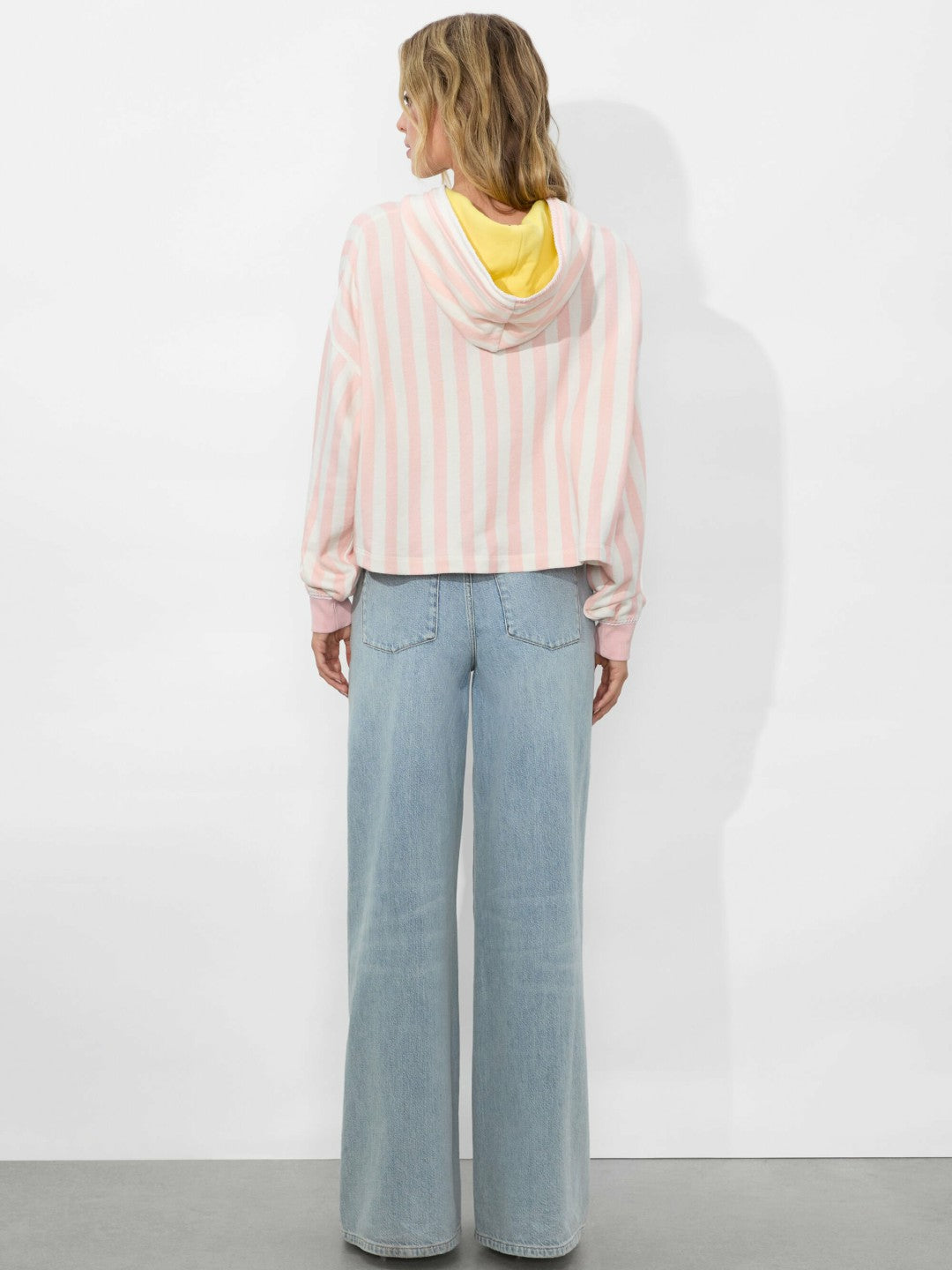 Sunny Cropped Hoodie In Shell Pink Multi - Alice + Olivia Women