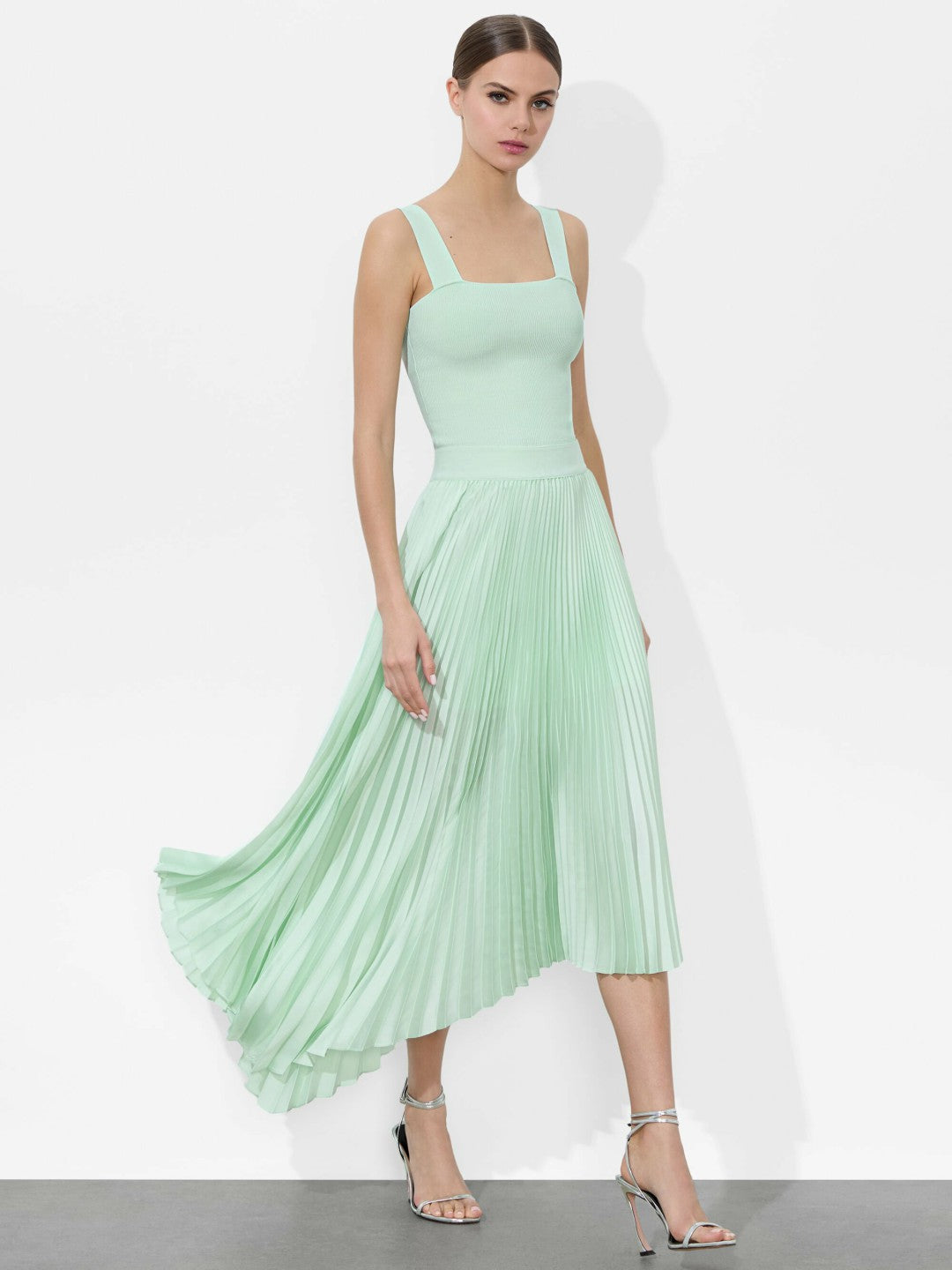 Jenara Pleated Midi Skirt In Sea Spray - Alice + Olivia Women