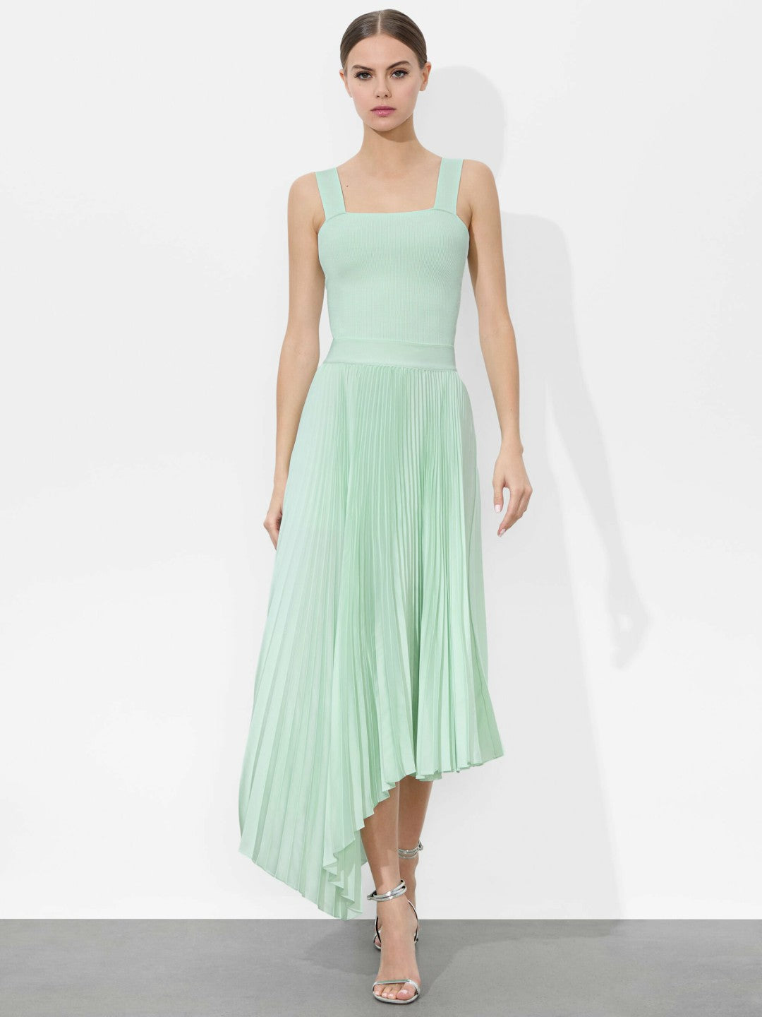 Jenara Pleated Midi Skirt In Sea Spray - Alice + Olivia Women