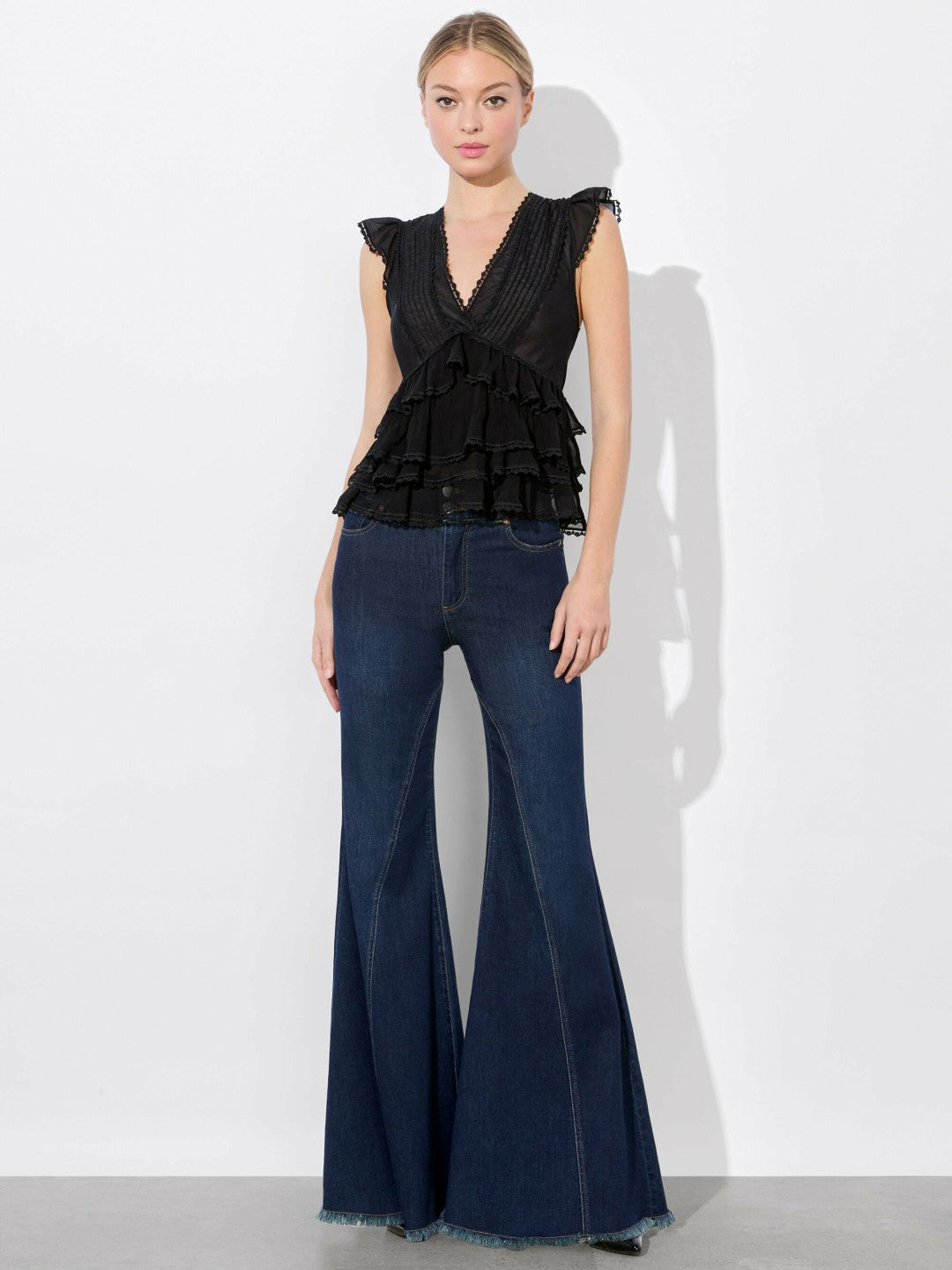 Blanche Ruffled Top In Black - Alice + Olivia Women