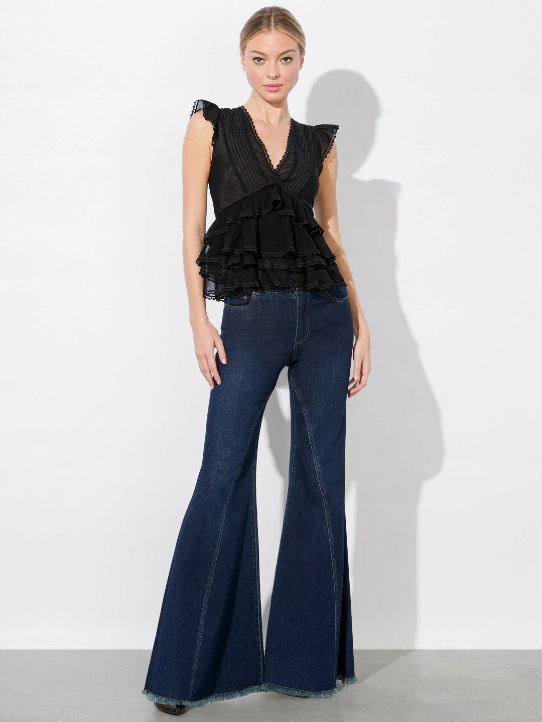 Blanche Ruffled Top In Black - Alice + Olivia Women