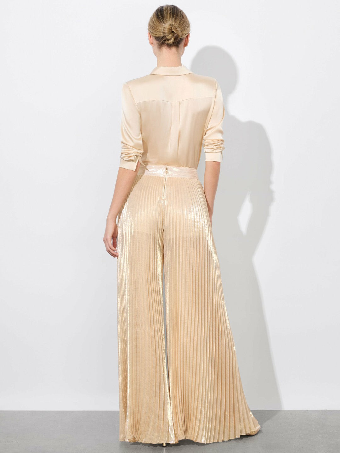 Rosalie Pleated Pant In Champagne/gold - Alice + Olivia Women