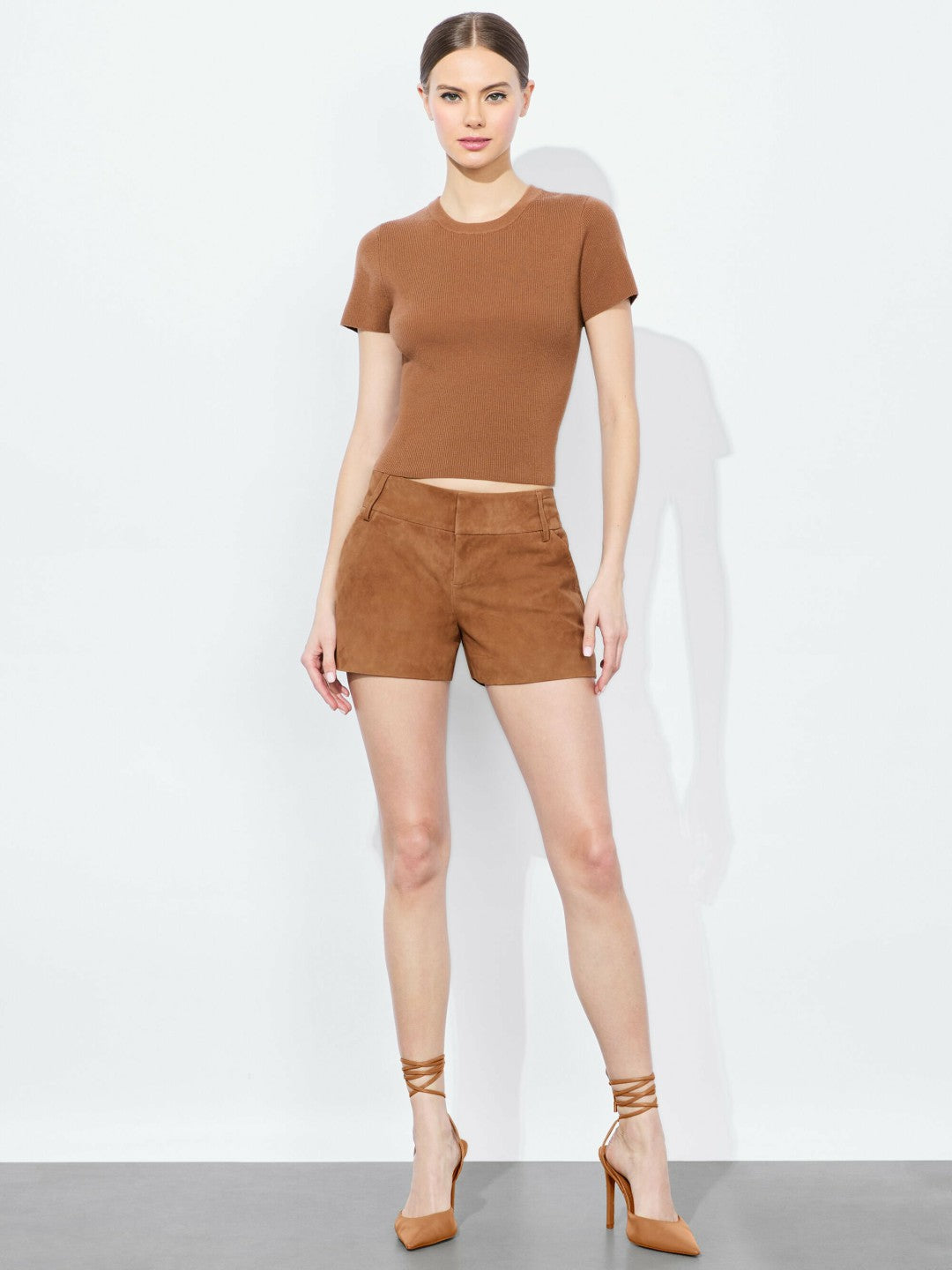 Ciara Pullover In Camel - Alice + Olivia Women