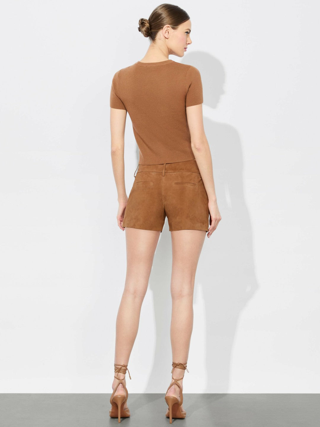 Ciara Pullover In Camel - Alice + Olivia Women