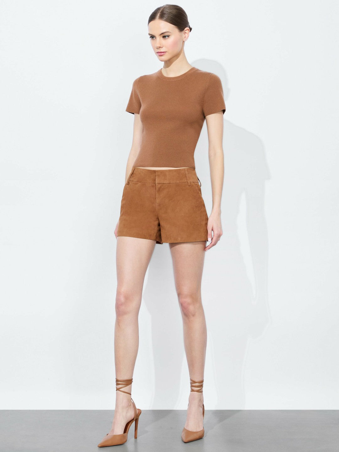 Ciara Pullover In Camel - Alice + Olivia Women