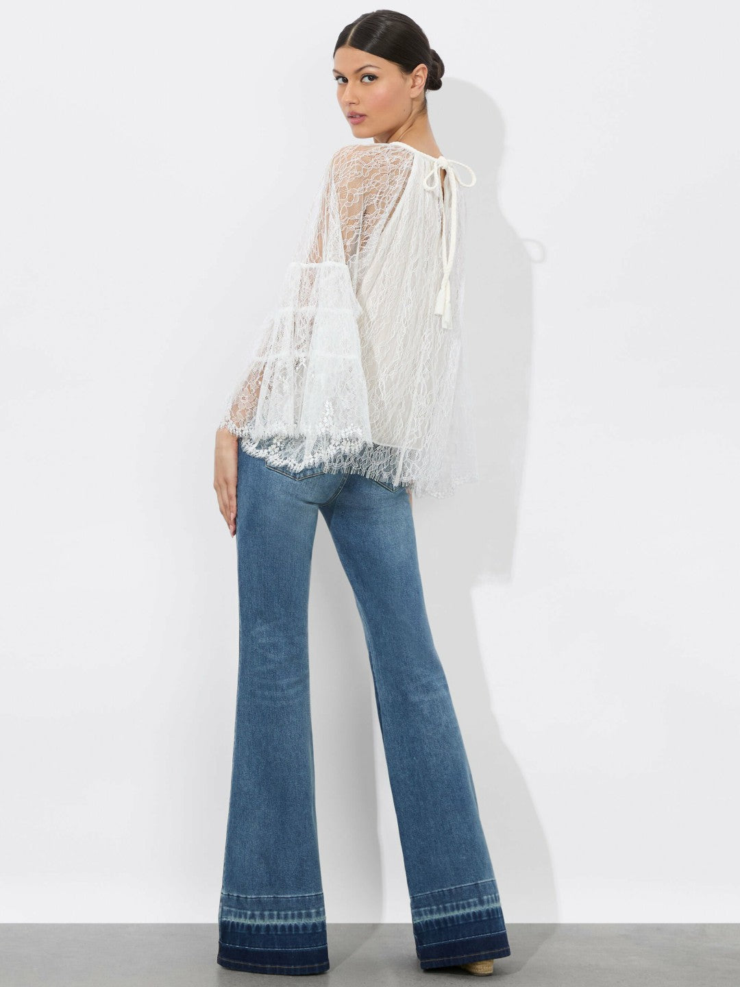 Delia Ruffled Tunic Top In Off White - Alice + Olivia Women