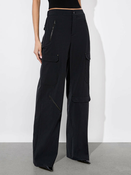 Milo Cargo Pant In Black - Alice + Olivia Women