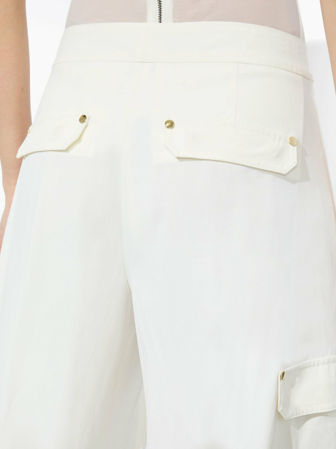 Milo Cargo Pant In Off White - Alice + Olivia Women