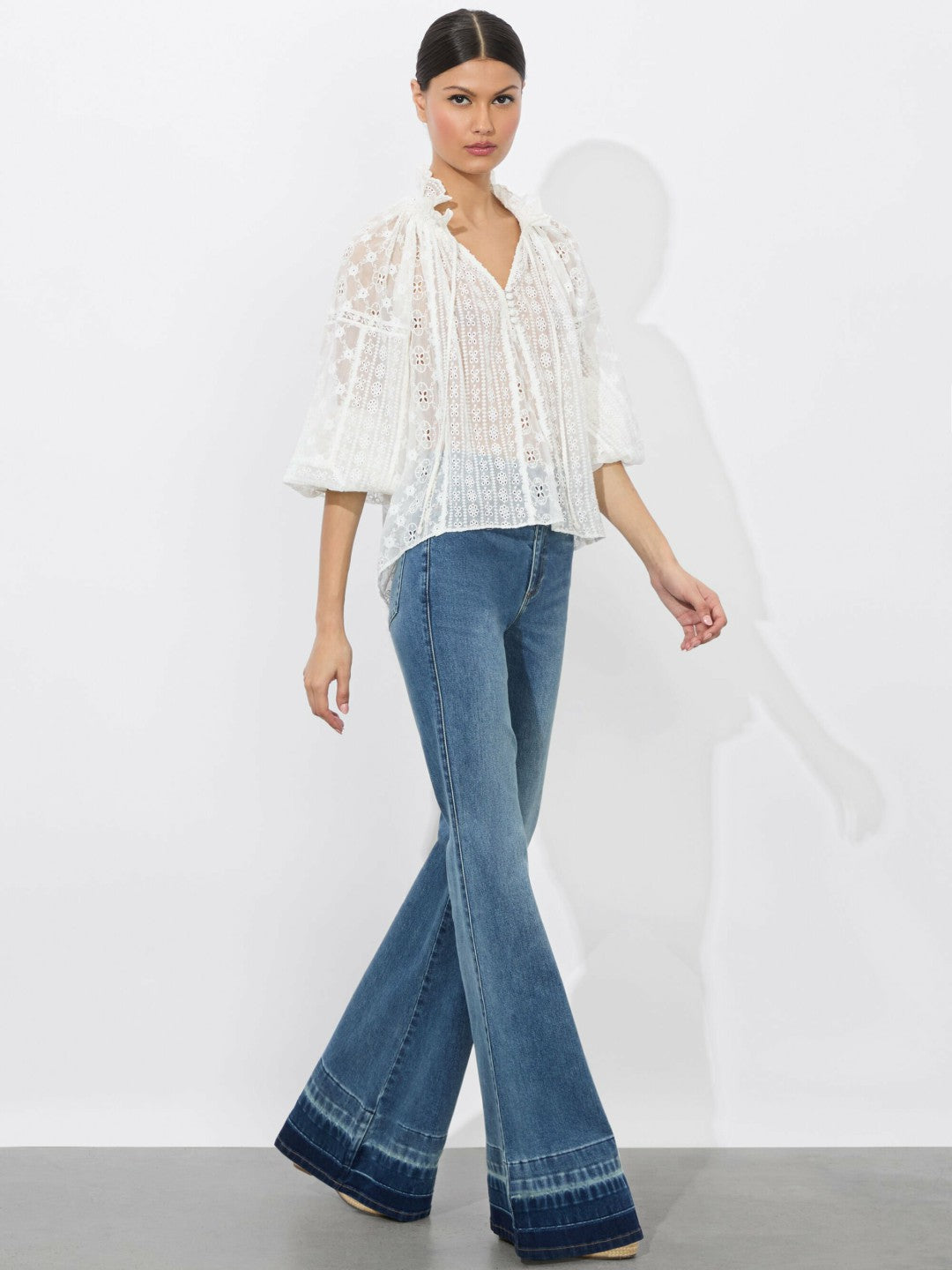 Norah Eyelet Blouse In Off White - Alice + Olivia Women