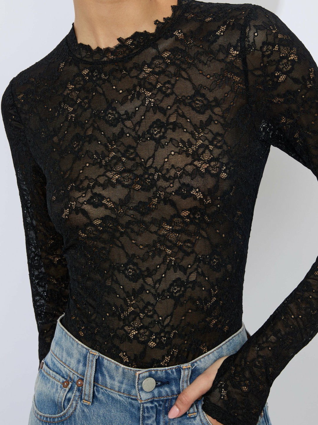 Taeyn Lace Bodysuit In Black - Alice + Olivia Women