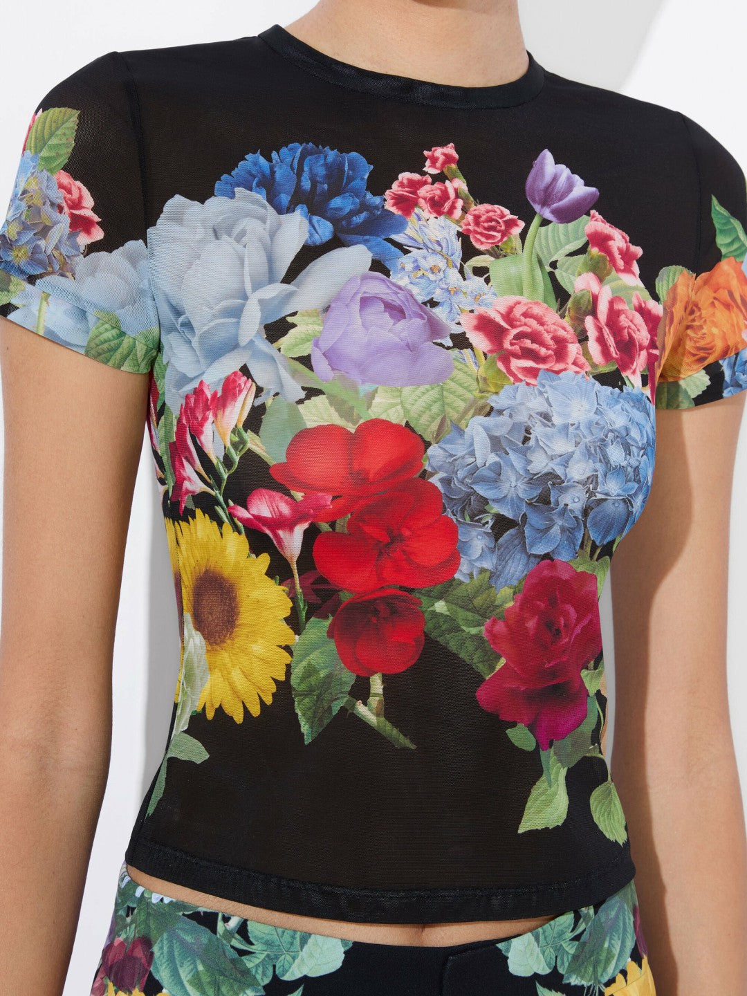 Tess Tee In Garden Brunch Black - Alice + Olivia Women