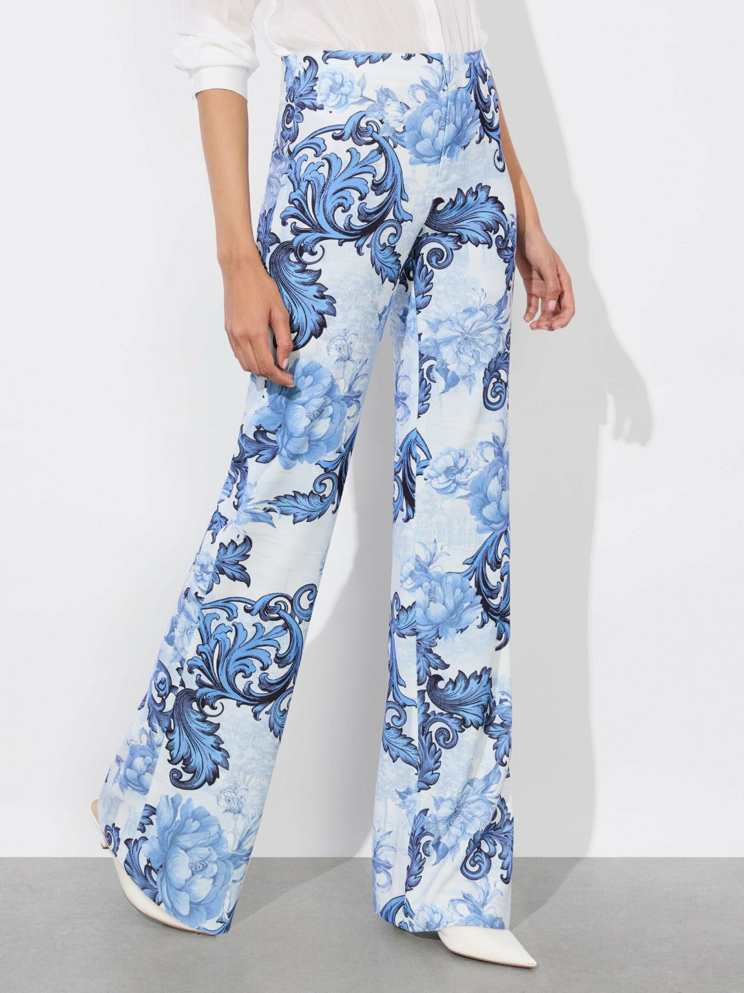 Teeny Bootcut Pant In Scroll Symphony - Alice + Olivia Women