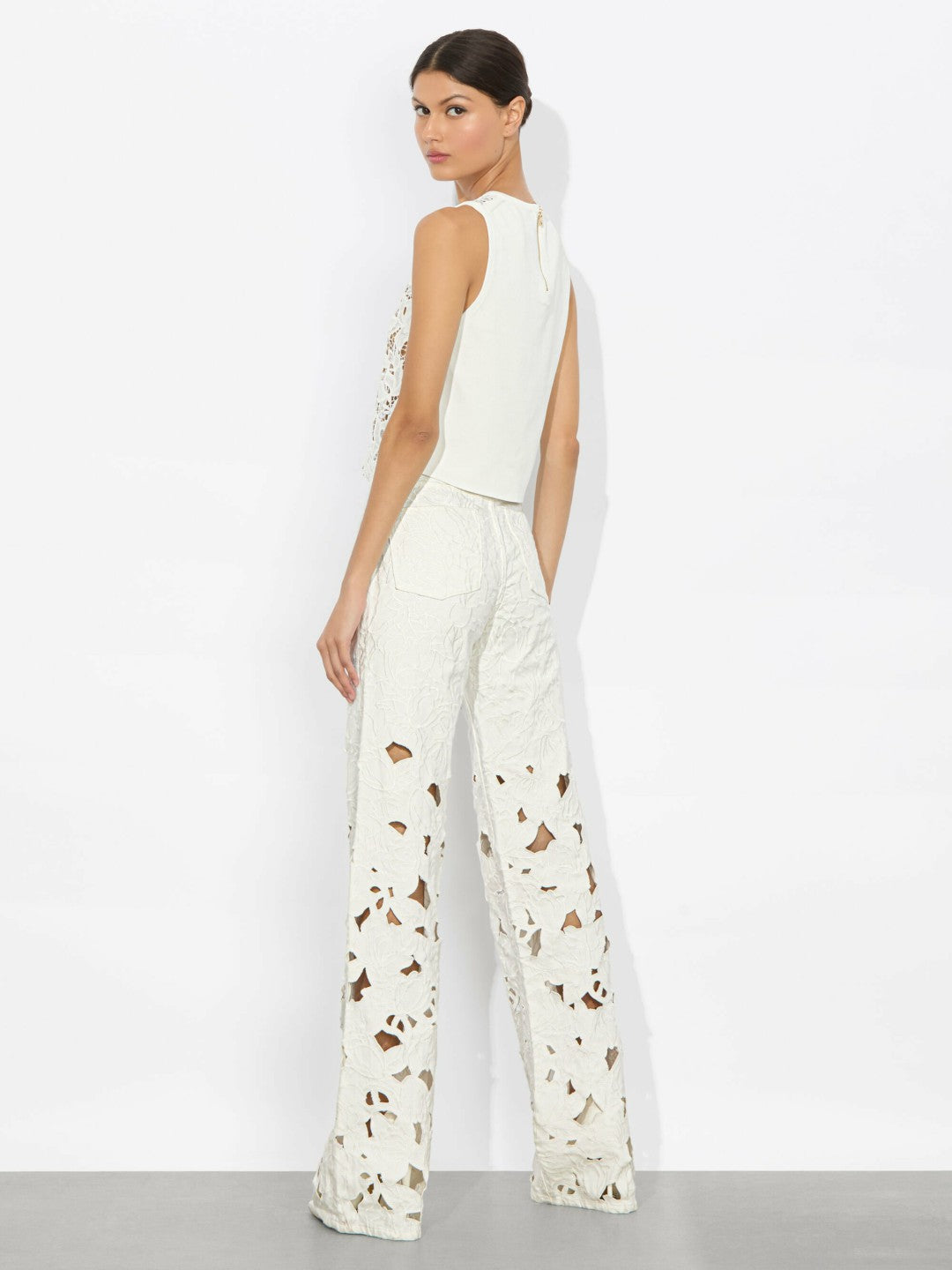 Danielle Lace Front Tank In Off White - Alice + Olivia Women