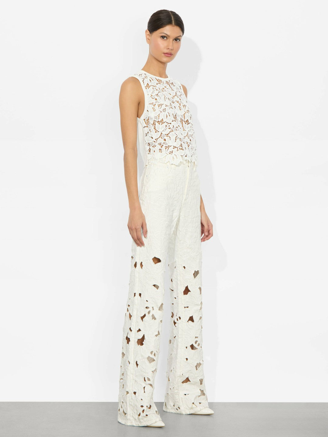 Danielle Lace Front Tank In Off White - Alice + Olivia Women