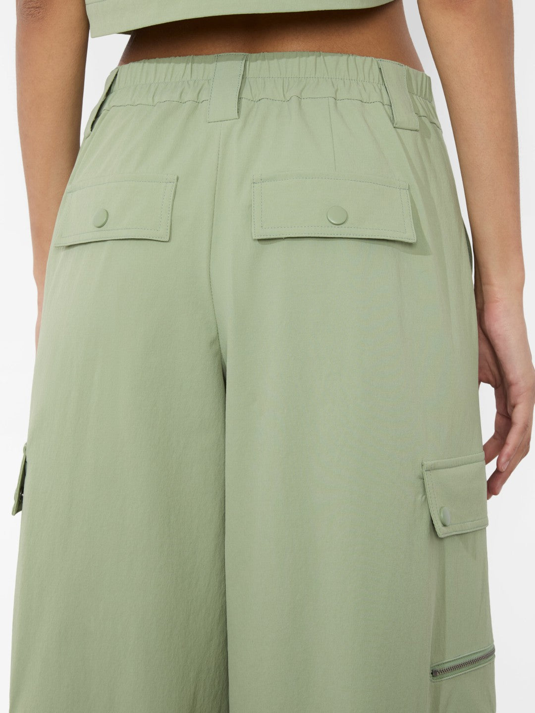 Sara Cargo Pant In Sage - Alice + Olivia Women