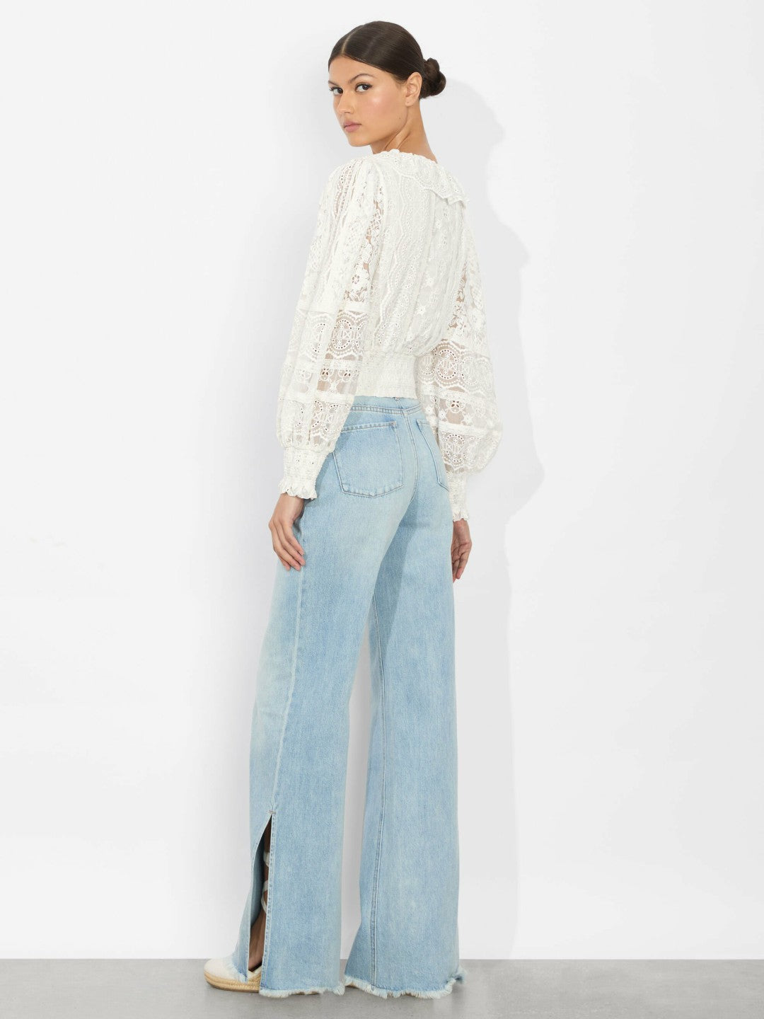 Dove Ruffled Crop Top In Off White - Alice + Olivia Women