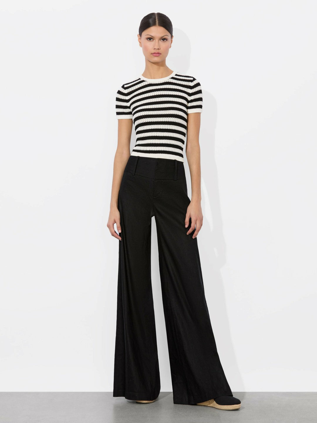 Ciara Pullover In Soft White/black - Alice + Olivia Women