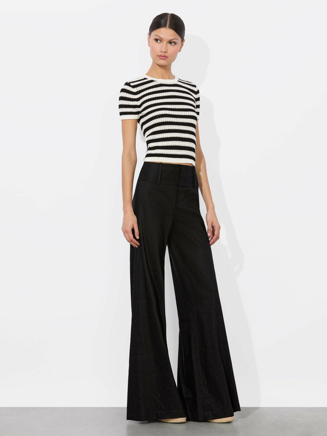 Ciara Pullover In Soft White/black - Alice + Olivia Women