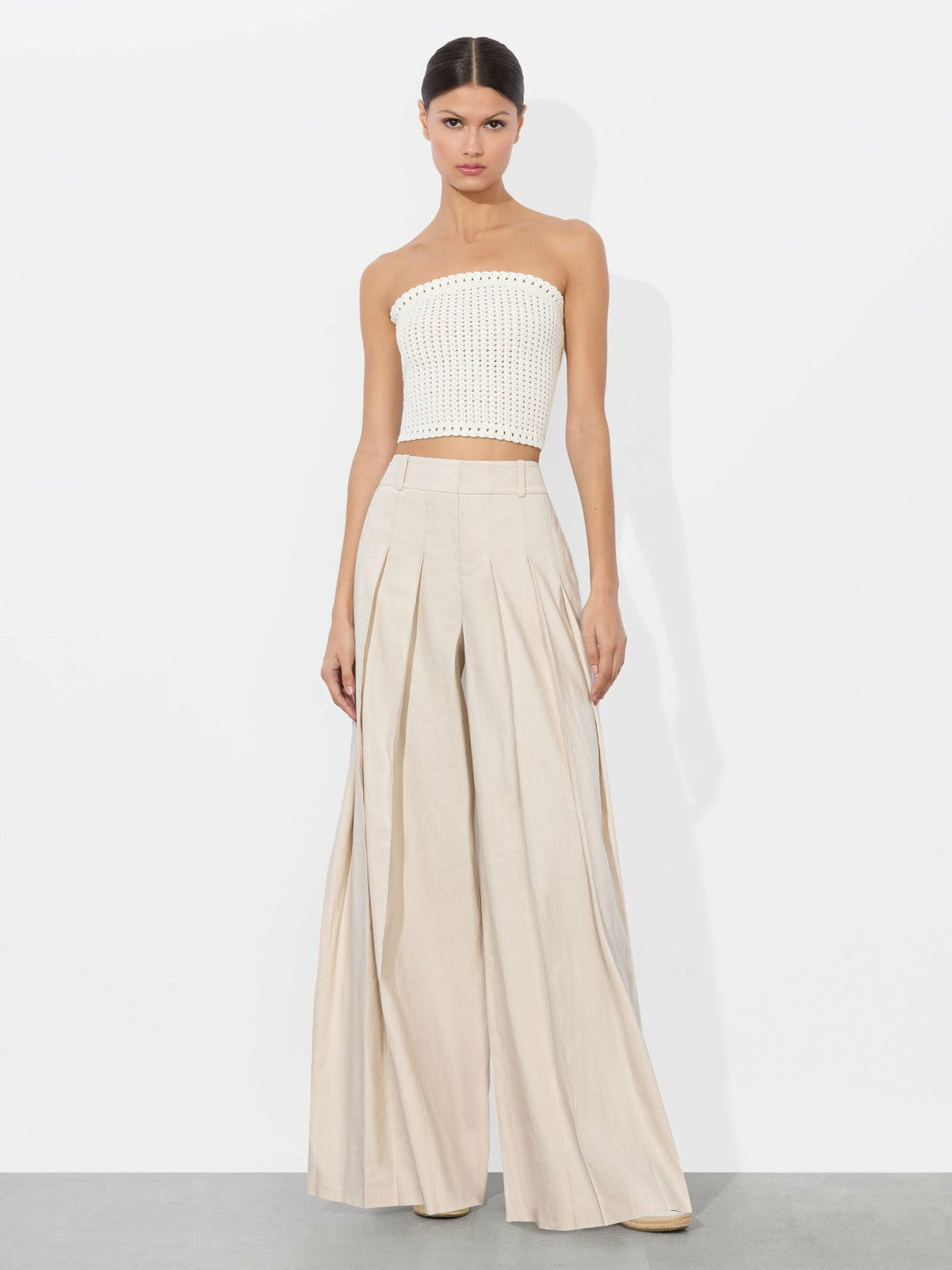 Alison Tube Top In Soft White - Alice + Olivia Women