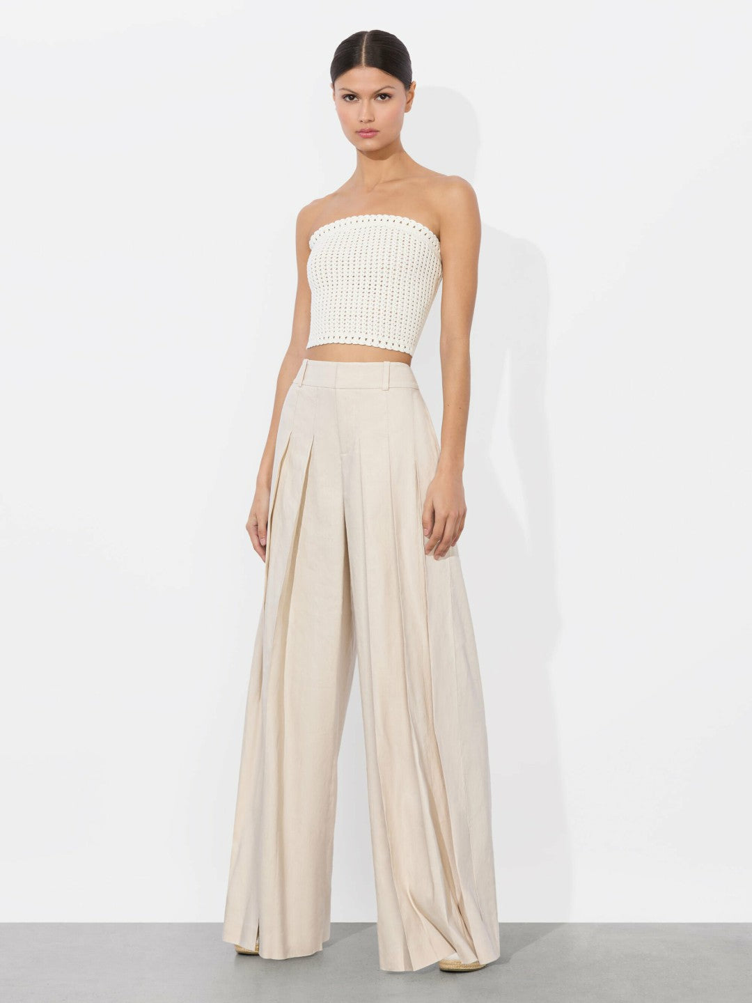 Alison Tube Top In Soft White - Alice + Olivia Women
