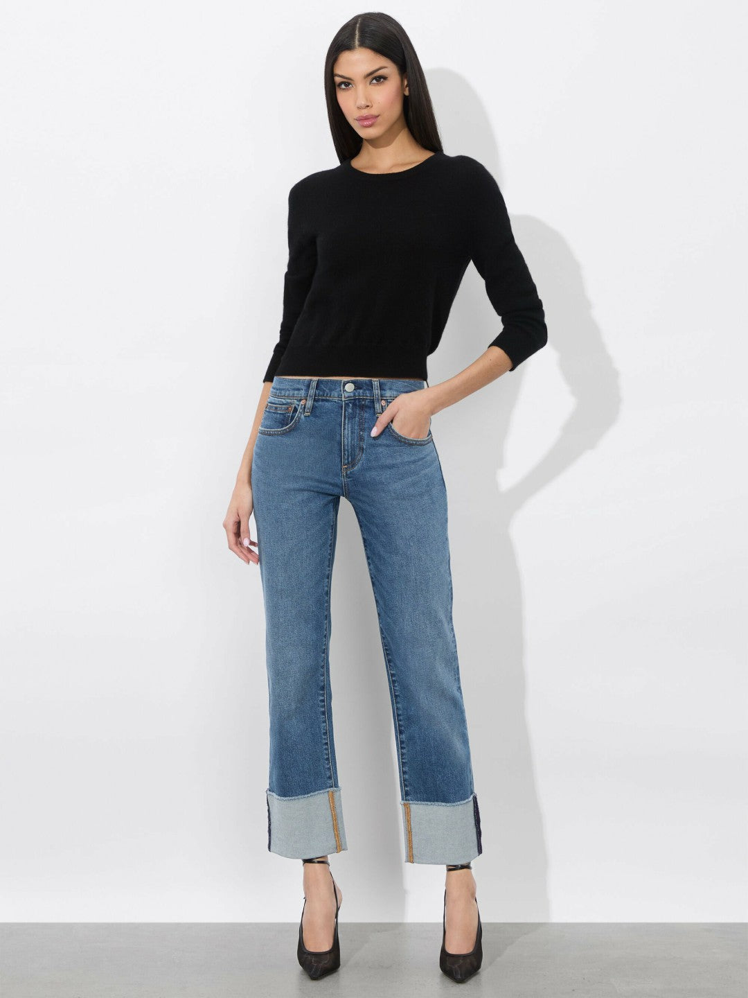 Abilene Cuffed Jean In Lola Blue - Alice + Olivia Women