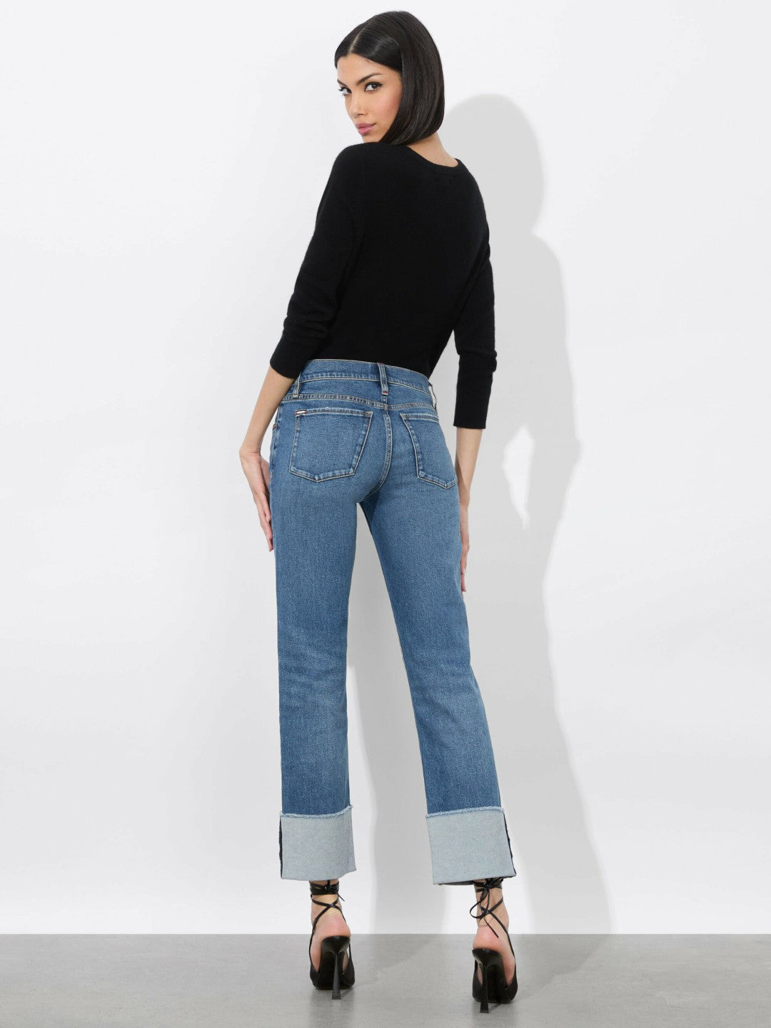 Abilene Cuffed Jean In Lola Blue - Alice + Olivia Women