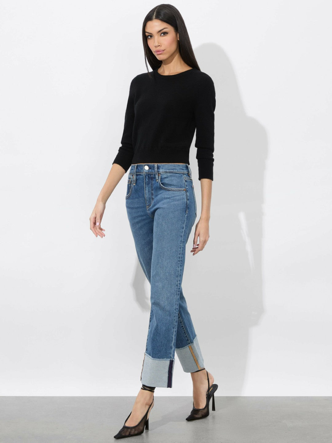 Abilene Cuffed Jean In Lola Blue - Alice + Olivia Women