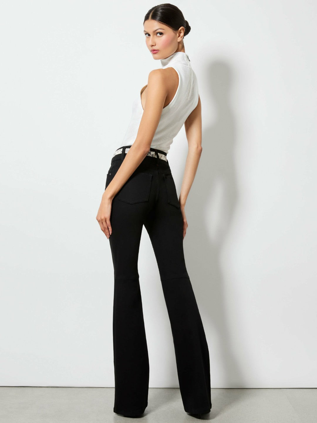 Stacey Bell Jean In Black - Alice + Olivia Women