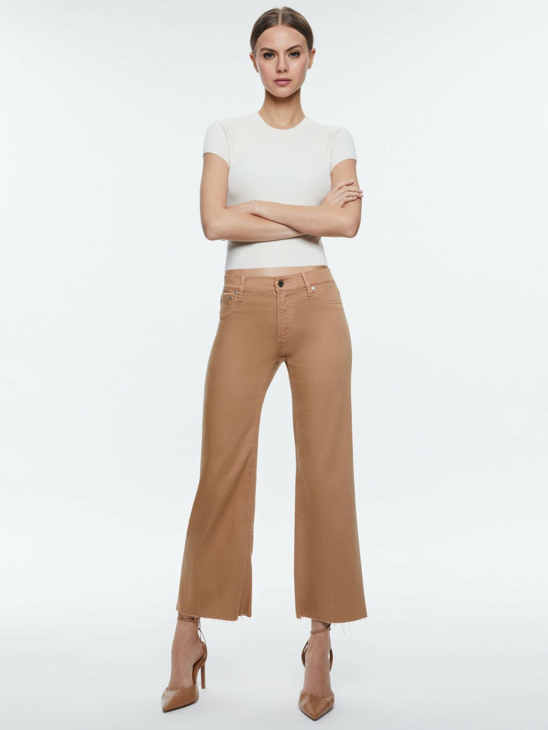 Roxie Low Rise Straight Flare Cropped Jean In Camel - Alice + Olivia Women