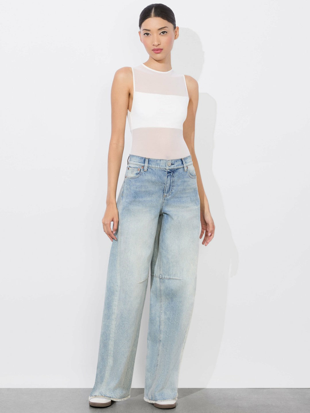 Driggs Balloon Jean In Sierra Light Blue - Alice + Olivia Women