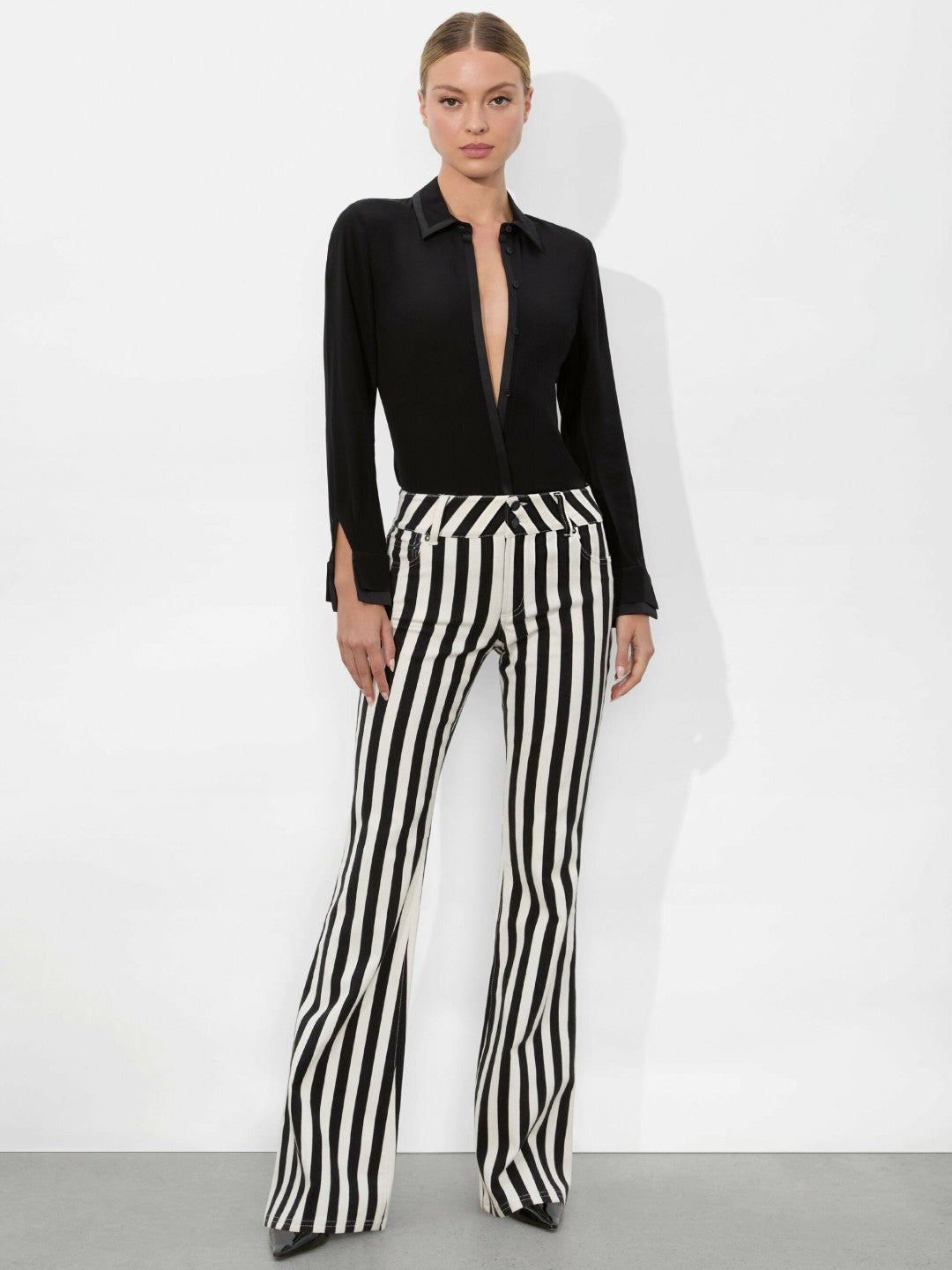Stacey Low Rise Bell Jean In Positano Stripe Black - Alice + Olivia Women