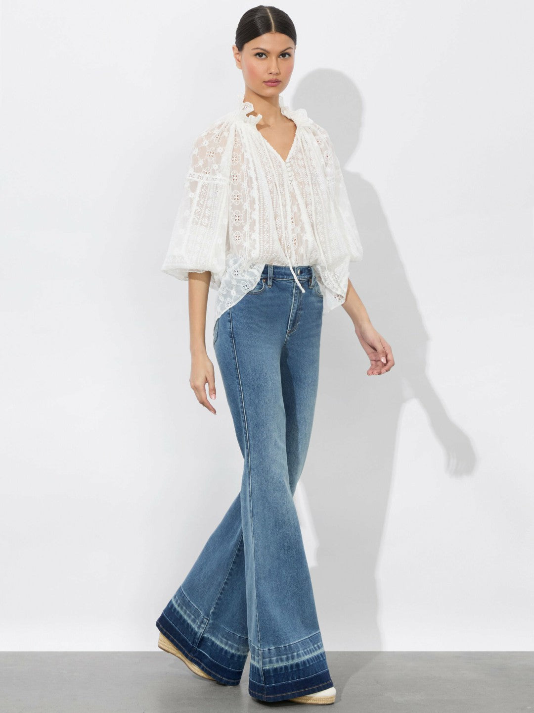 Sb Bell Jean In Liana Vintage Blue - Alice + Olivia Women