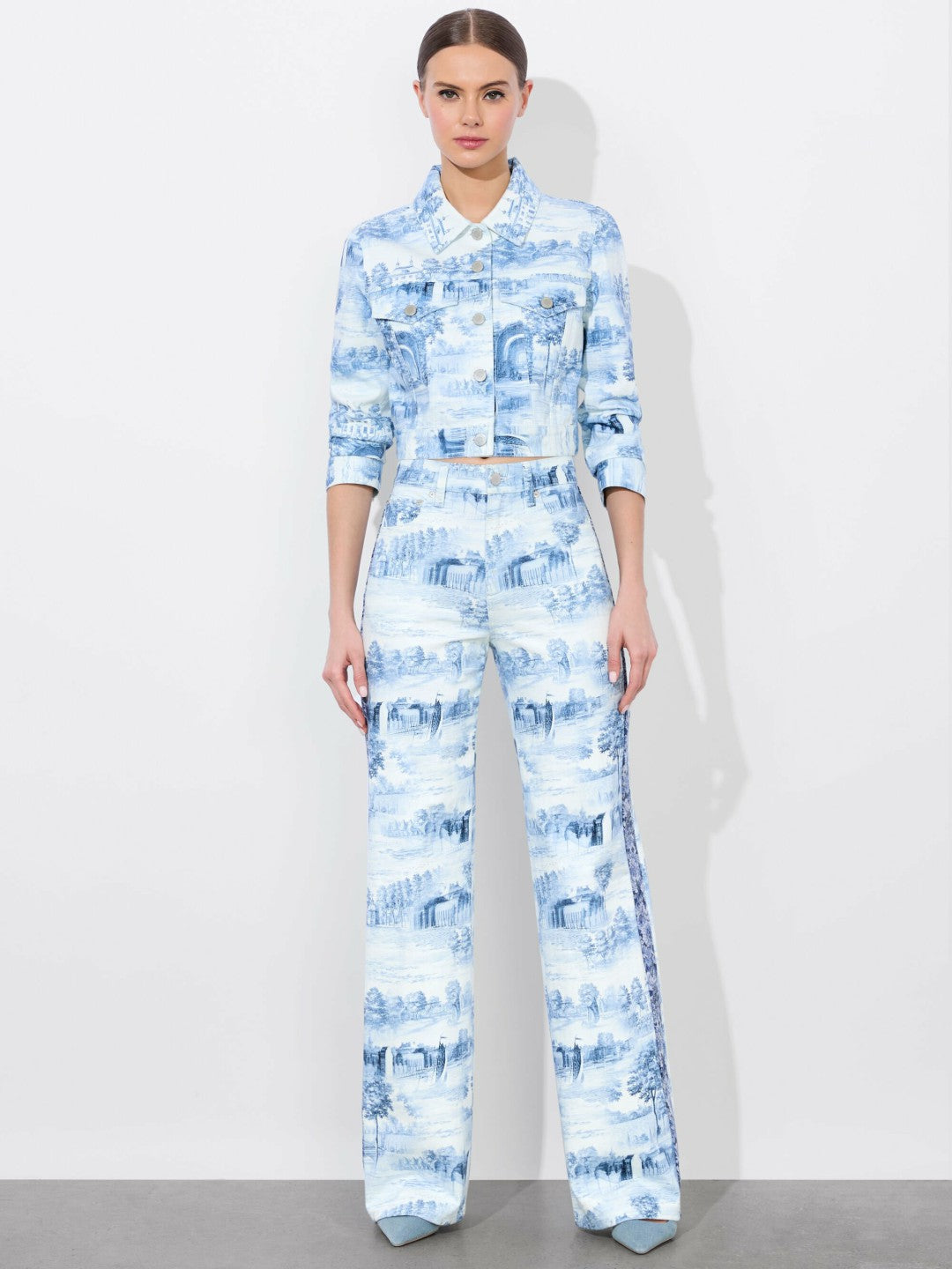 Weezy Printed Jean In Chateau - Alice + Olivia Women