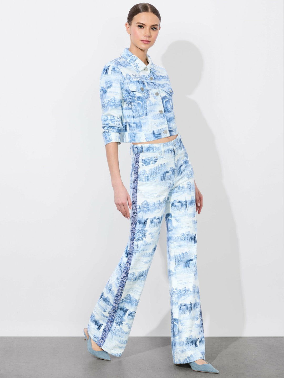 Weezy Printed Jean In Chateau - Alice + Olivia Women