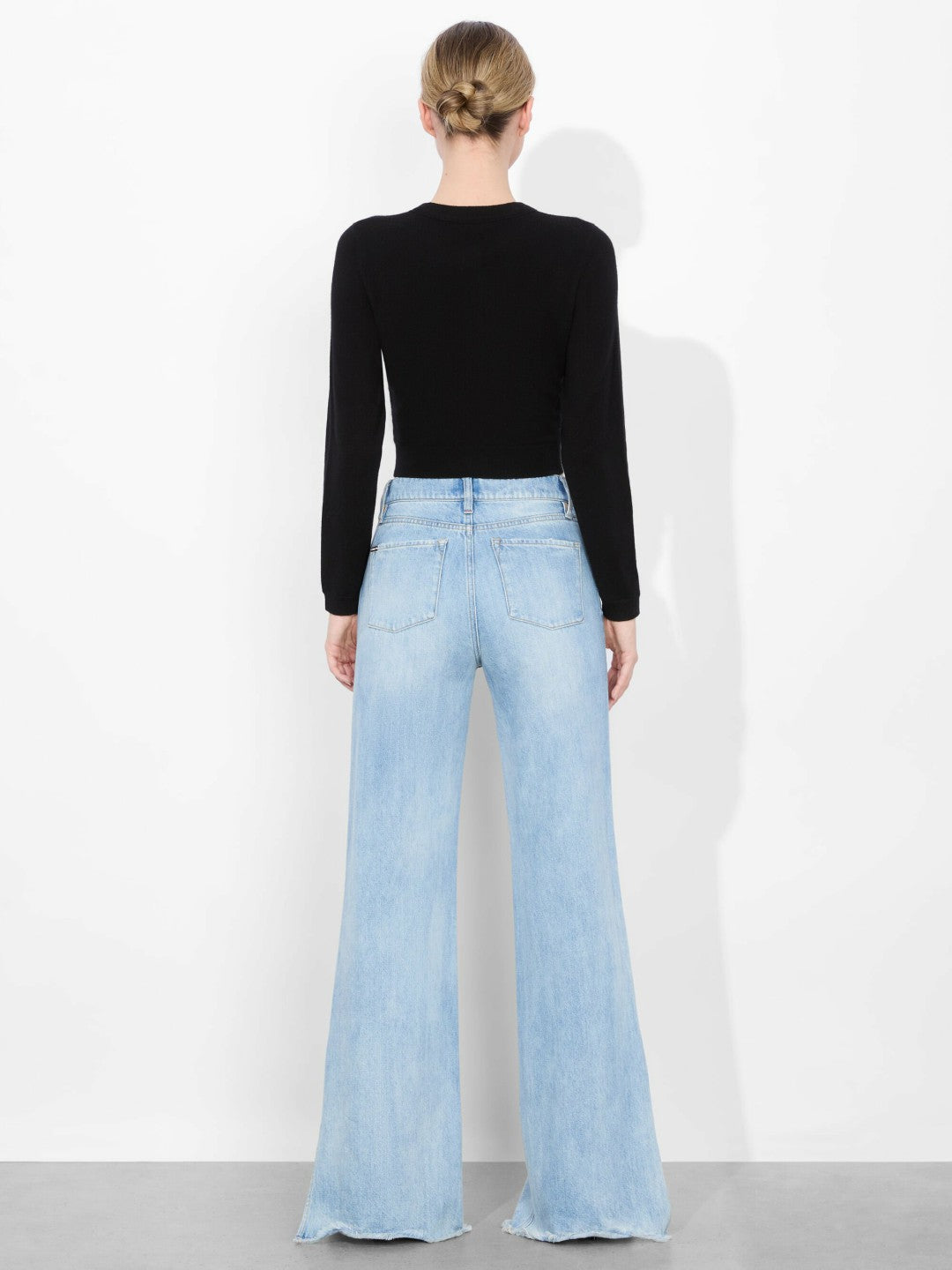 Weezy Slit Jean In Gemma Light Blue - Alice + Olivia Women