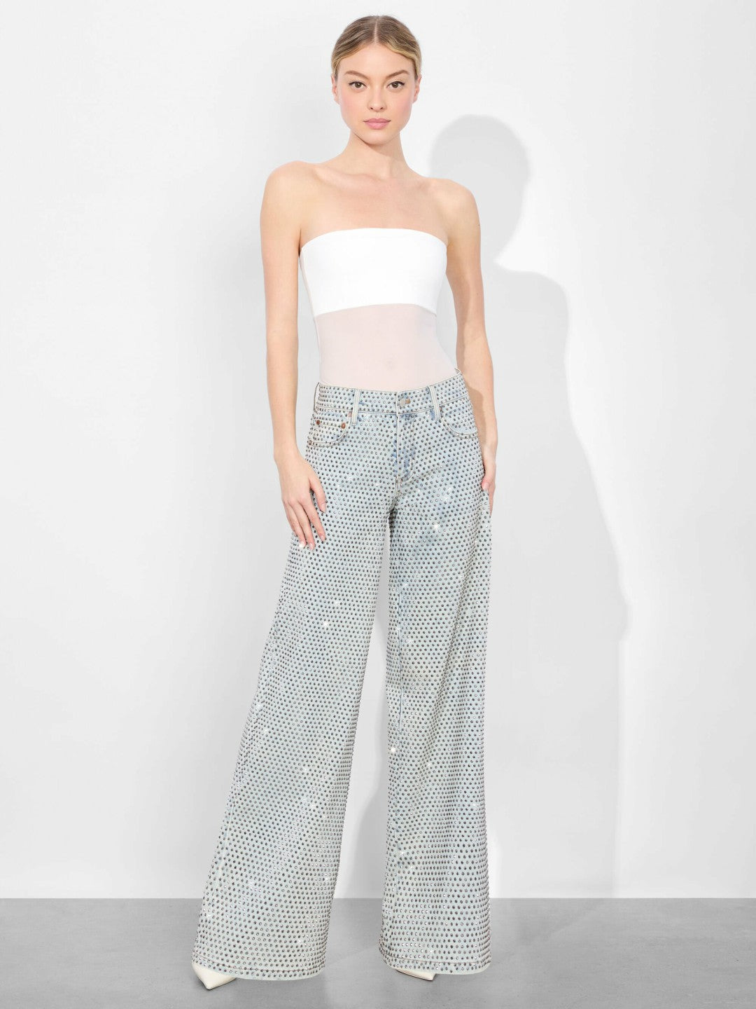 Trish Embellished Jean In Sierra Light Blue - Alice + Olivia Women