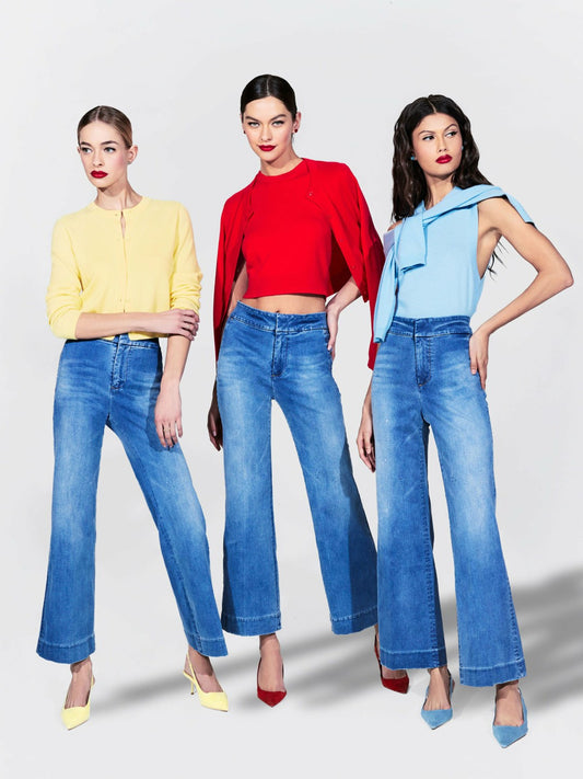 Quinn Kick Flare Jean In Livia Vintage Blue - Alice + Olivia Women