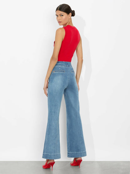 Quinn Kick Flare Jean In Livia Vintage Blue - Alice + Olivia Women