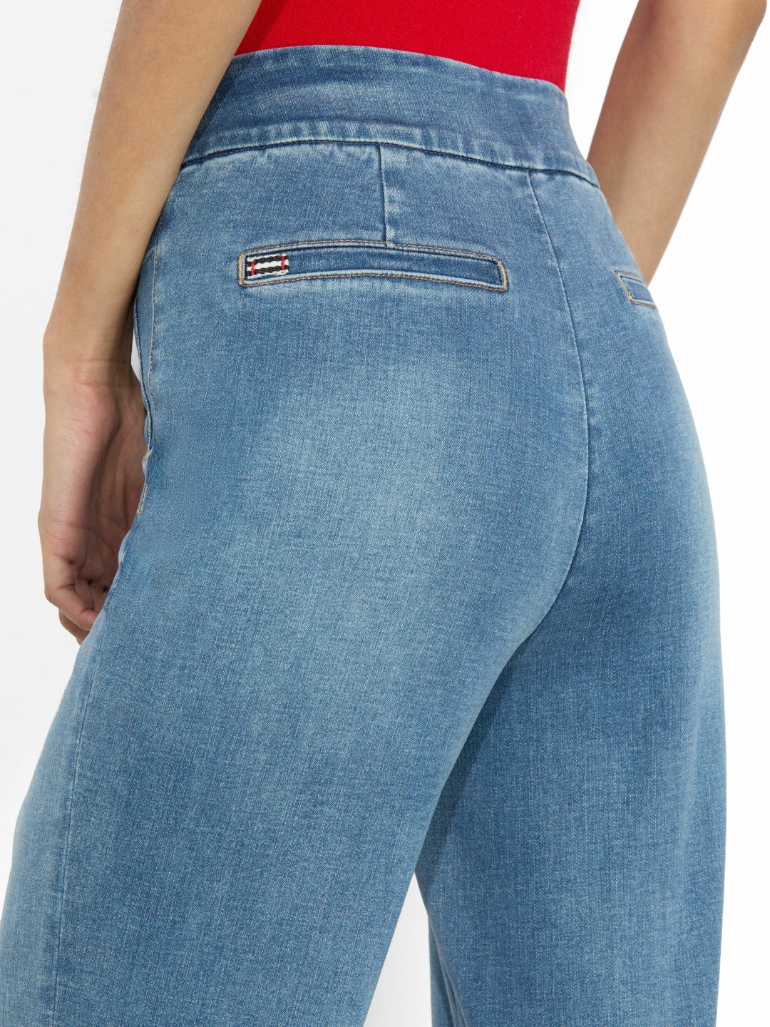 Quinn Kick Flare Jean In Livia Vintage Blue - Alice + Olivia Women