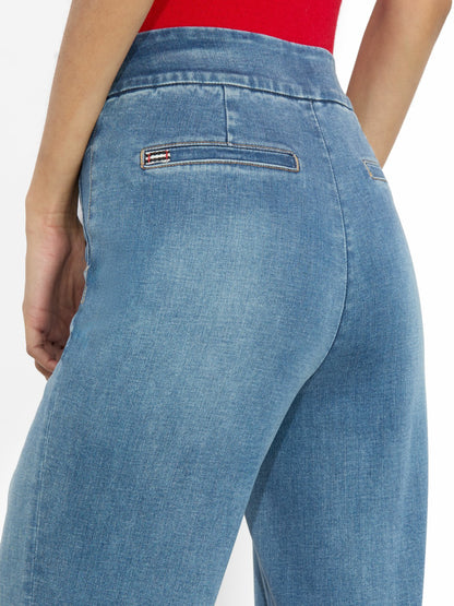 Quinn Kick Flare Jean In Livia Vintage Blue - Alice + Olivia Women