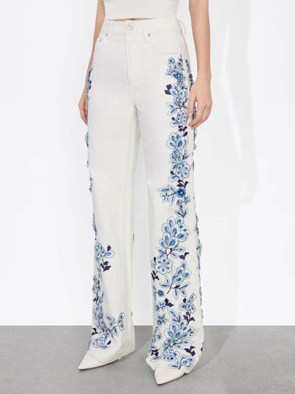 Weezy Embroidered Jean In Off White - Alice + Olivia Women