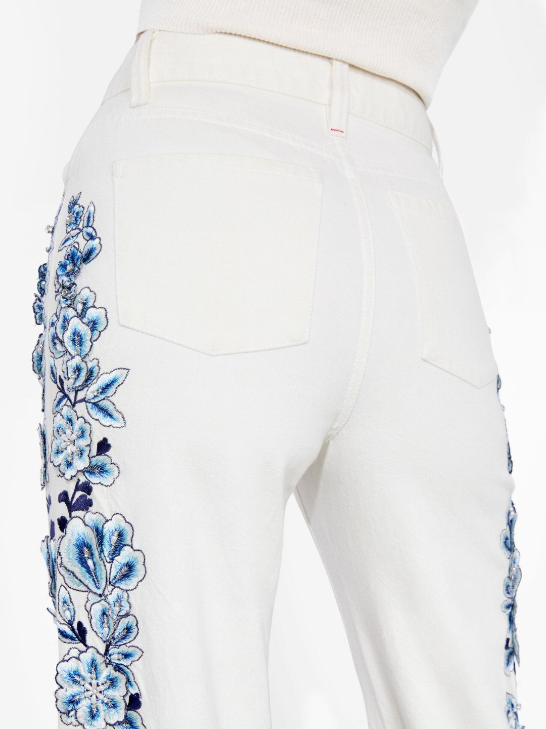 Weezy Embroidered Jean In Off White - Alice + Olivia Women