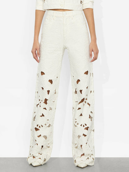 Weezy Eyelet Jean In Off White - Alice + Olivia Women