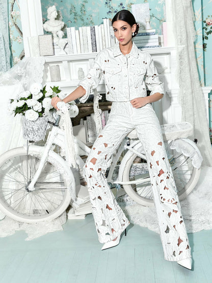 Weezy Eyelet Jean In Off White - Alice + Olivia Women