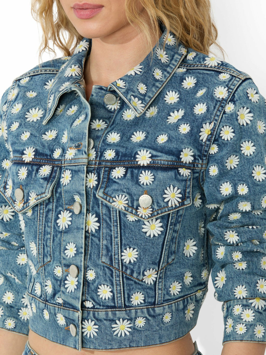 Jeff Embroidered Denim Jacket In Medium Wash - Alice + Olivia Women