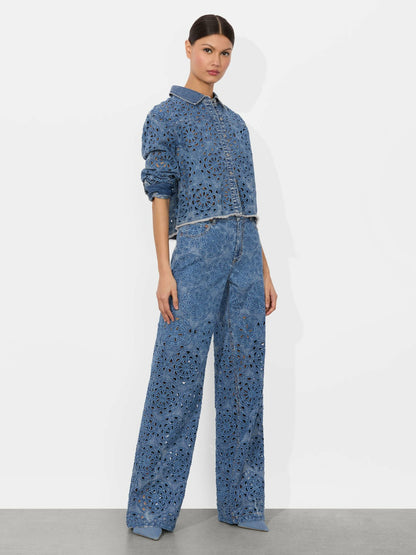 Weezy Lasercut Jean In Avery Blue - Alice + Olivia Women